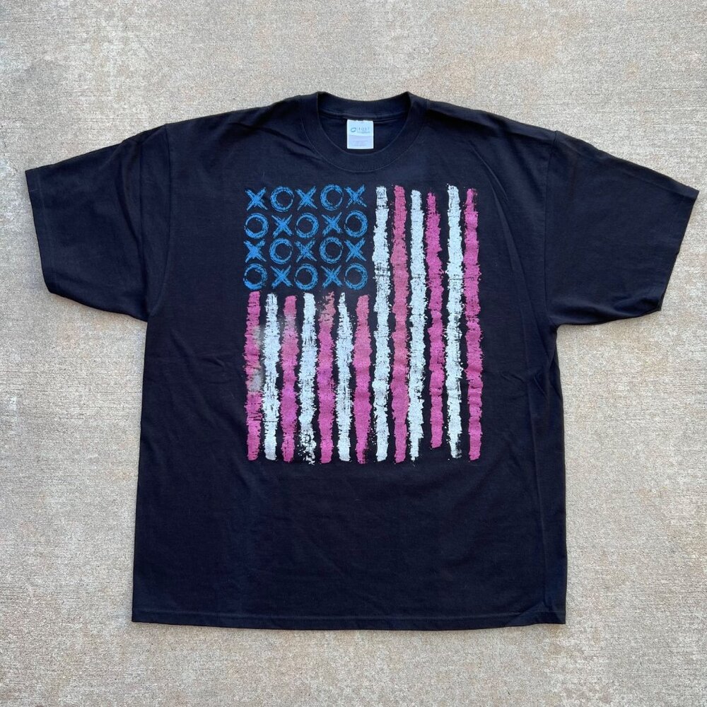 Y2K XO Kisses Hugs American Flag T-shirt